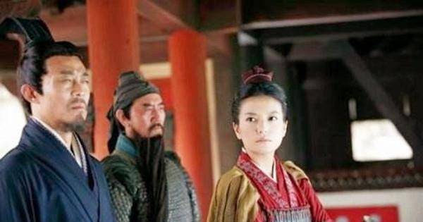 截江夺阿斗时,为什么孙尚香敢痛斥赵云,却害怕张飞?原因不简单