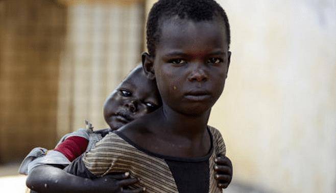 28年前,凯文拍下非洲女孩饥饿照传遍世界,后为此付出了生命代价