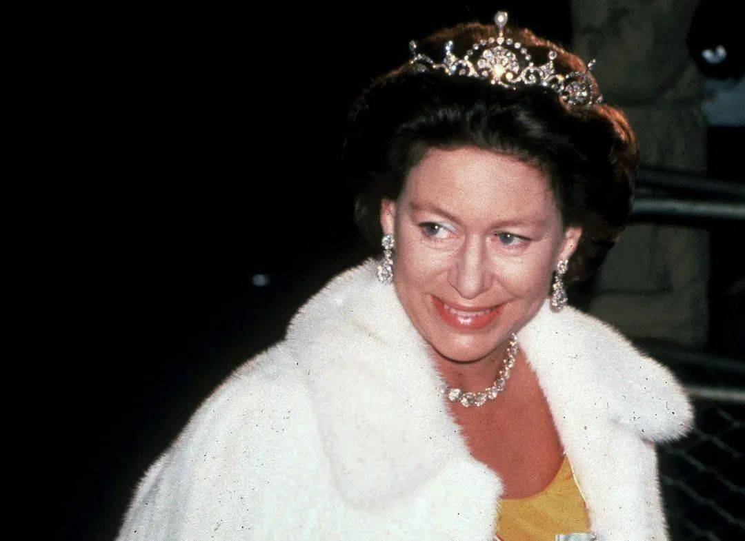 2018年,尤金妮公主在圣乔治教堂大婚,在婚礼上穿过她祖先的遗骸