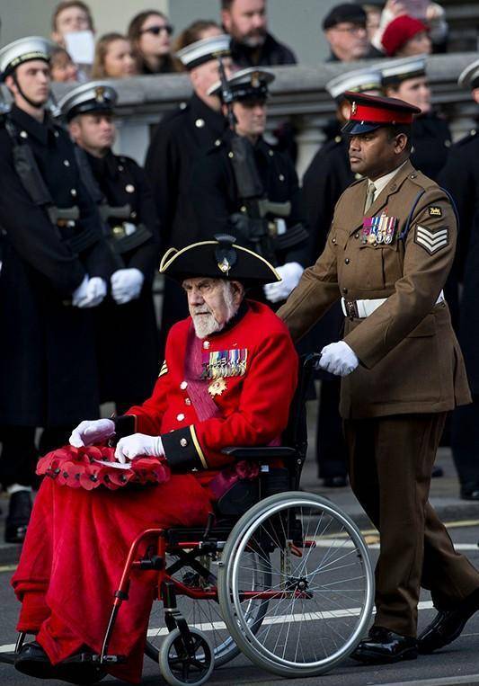 英军的"马良山英雄"后来变成小偷_威廉·斯皮克曼_西方_战斗