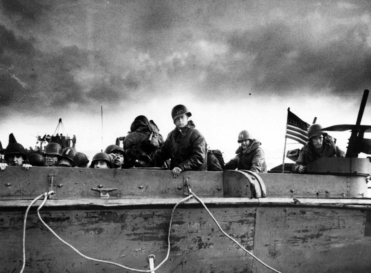 二战的美国黑人士兵:虽然他们不许参战 但是他们多次挽救了美军