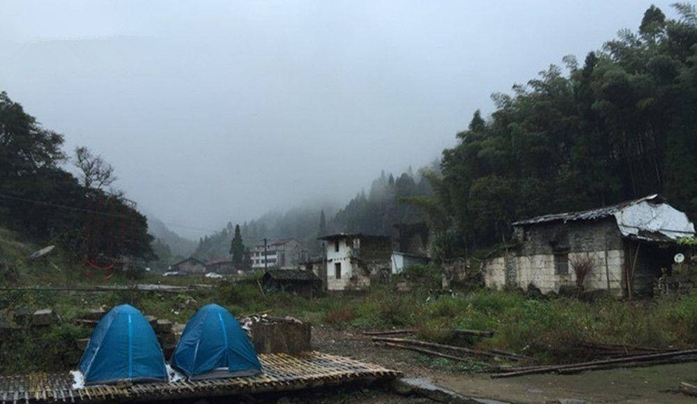 罗垟村主要以林地为主,土地不宜耕种,导致大多数村民外出务工,勉强