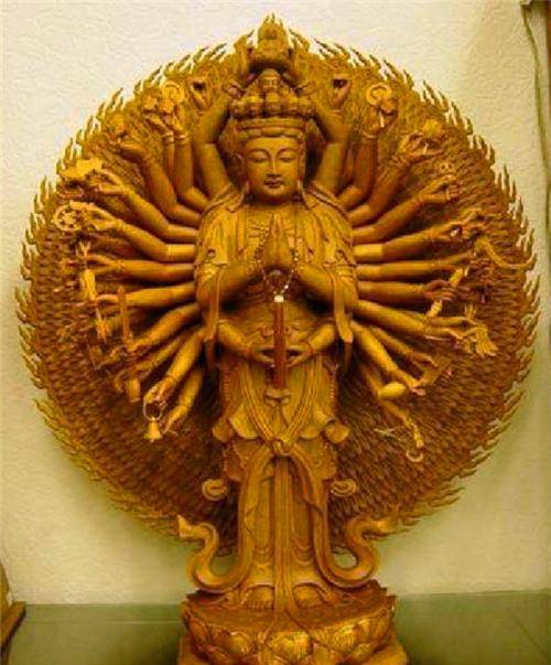 15年了,那位靠《千手观音》感动全国的聋哑人邰丽华,现大变样了