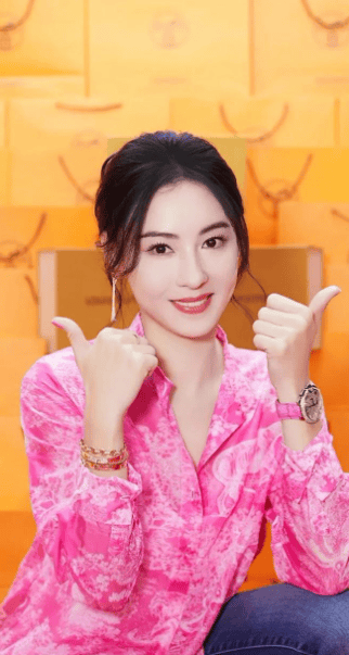 一张出生证明,揭开三胎生父真相后,才知张柏芝流产4次有多卑微!
