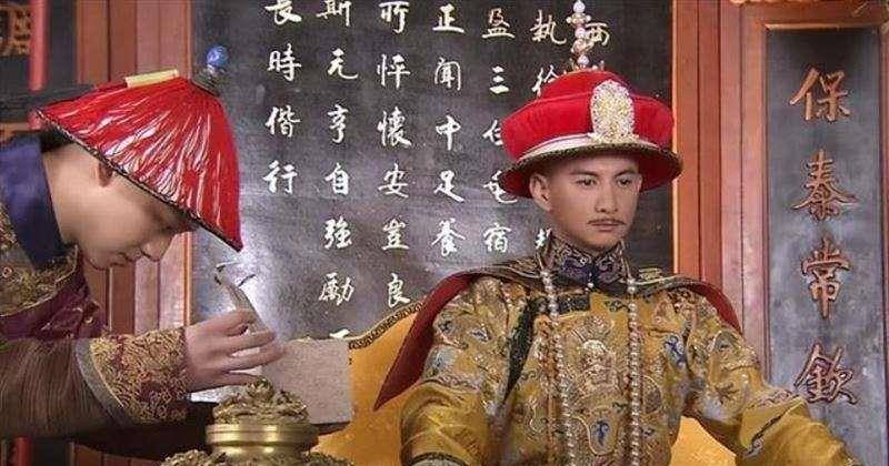 清官告老还乡,用马车拉了10多箱砖头假扮成黄金,乾隆:换成真的