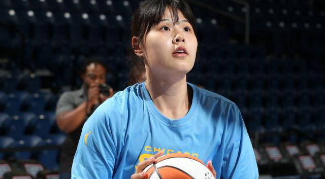 中国女篮中锋图片