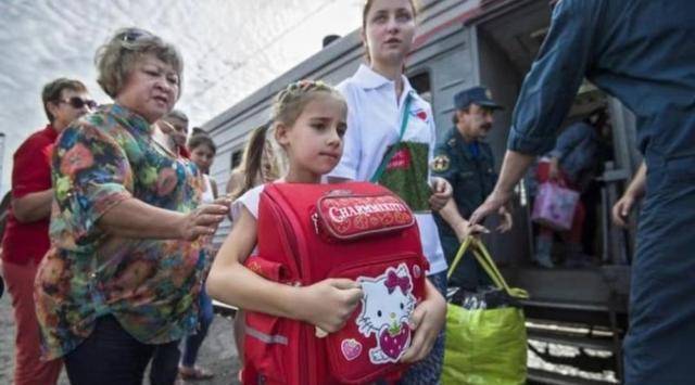 坐在金山上"乞讨"的俄罗斯远东地区,人口逃离后没落如末日鬼城