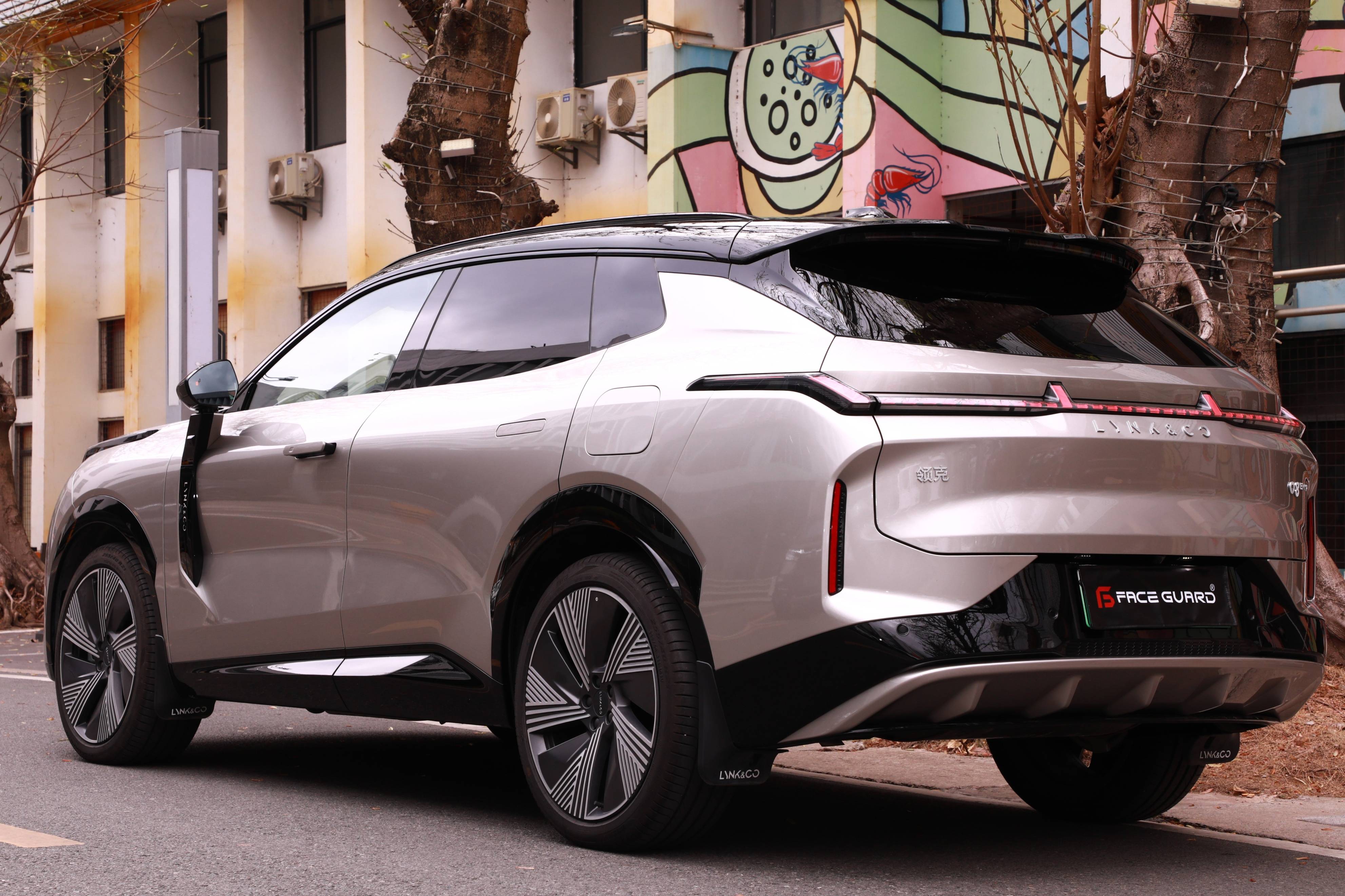 领克08新车贴膜看这里,face guard隐形车衣提亮防刮易打理!