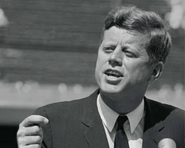 肯尼迪:悲剧总统,永恒传奇,遇刺成谜,激情演讲与感人故事