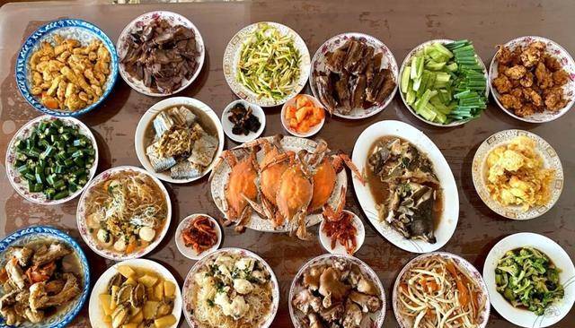 年夜饭的起源,玉帝派遣铁拐李下凡,为何百姓却"避之不见"?