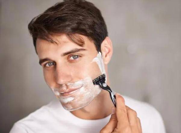 频繁刮胡子,说明了什么?_修剪_成长_影响