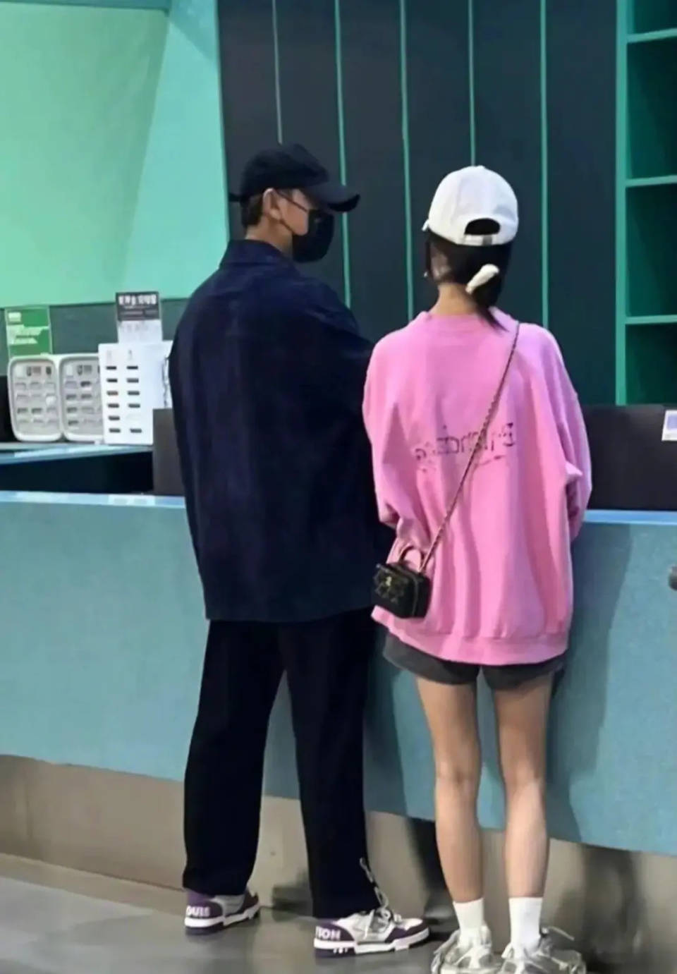 被黄子韬求婚成功,徐艺洋情人节晒美照,温文尔雅有韵味