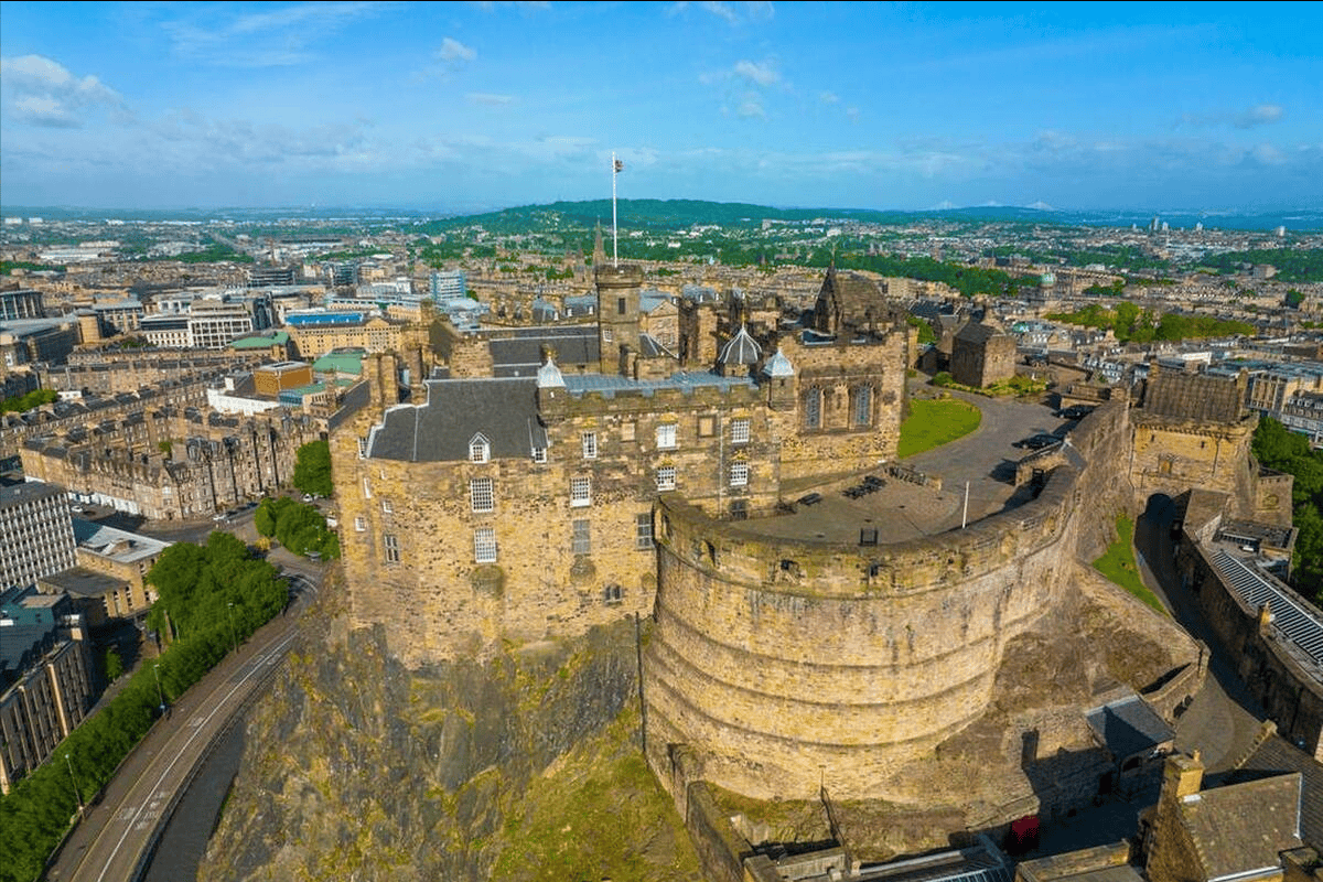 想申请布里斯托大学的本科生?看看这些条件满足了没?