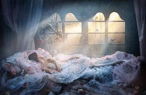 瑞士发现2200年前"睡美人",面容如生,身披羊毛披肩戴精美项链