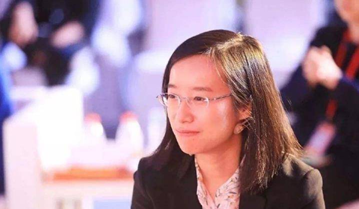 "笨女孩"詹青云,拒绝北大邀请,贷款100万读哈弗,如今活成这样