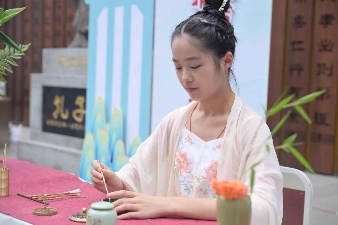 课展位,甘玲,刘柯兰,蒲柳霏,陈星彤,敬芷菲,泽仁卓尕,任紫翼,杨欣妮