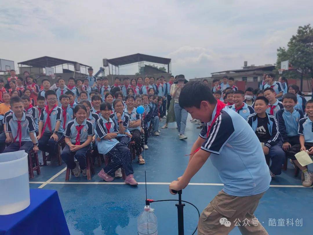 酷童科创科普进校园——走进芳草学校复兴路校区