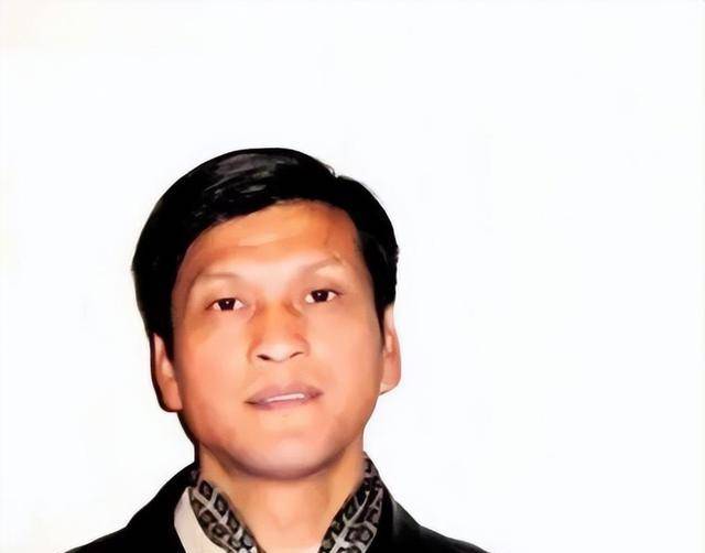 杀4人潜逃22年,被抓时已成著名作家,坦言:以后能睡踏实觉了