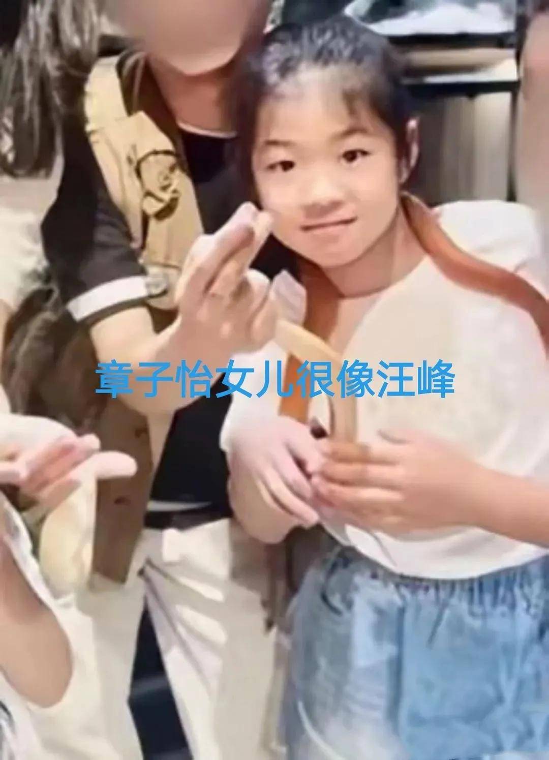 章子怡离婚后带娃心情好,首次晒儿子正脸,遗传她的美貌,女儿五官随了