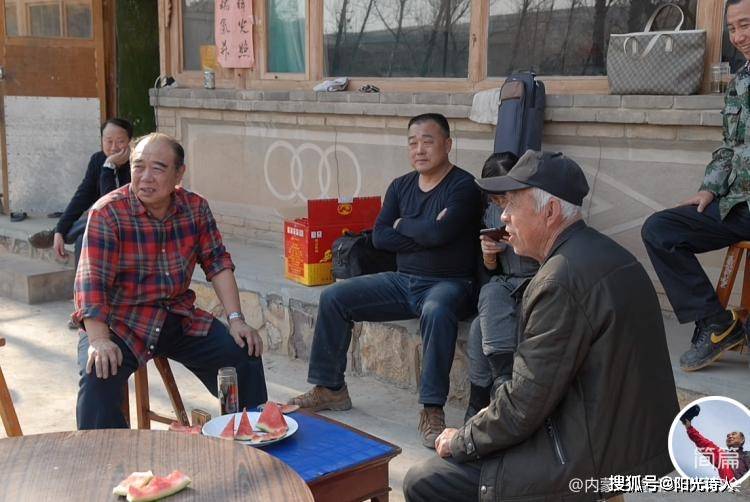 一个作家和一个退伍军人与一个叫贾浪沟的村庄