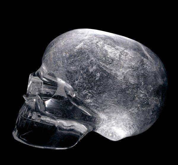 水晶人头的传说是否真实?专家对其检测后发现:是现代人制作的