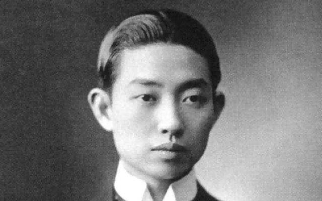 杜月笙死后风光大葬,墓地却无人打扫,破败不堪,青苔爬满了走道_李开明