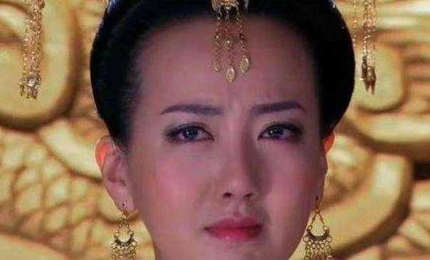 玉儿"是南齐潘淑妃的小名,九鸾钗原本是她的殉葬之物,同昌公主实在不