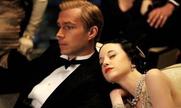 辛普森夫人:童年和母亲靠施舍活着,渴望改变命运,视婚姻为跳板_爱德华