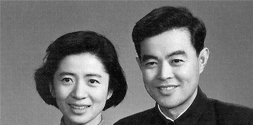 两人婚后互相扶持,李承仙全力支持丈夫的事业,不久后还为常书鸿生下了