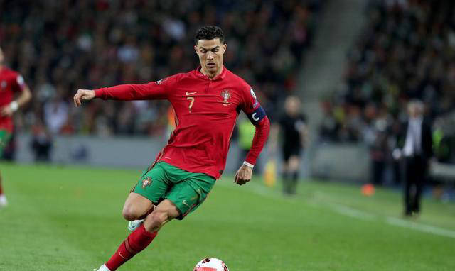 本泽马公开批评c罗,指责沙特联赛水平低下:为何他想要离开