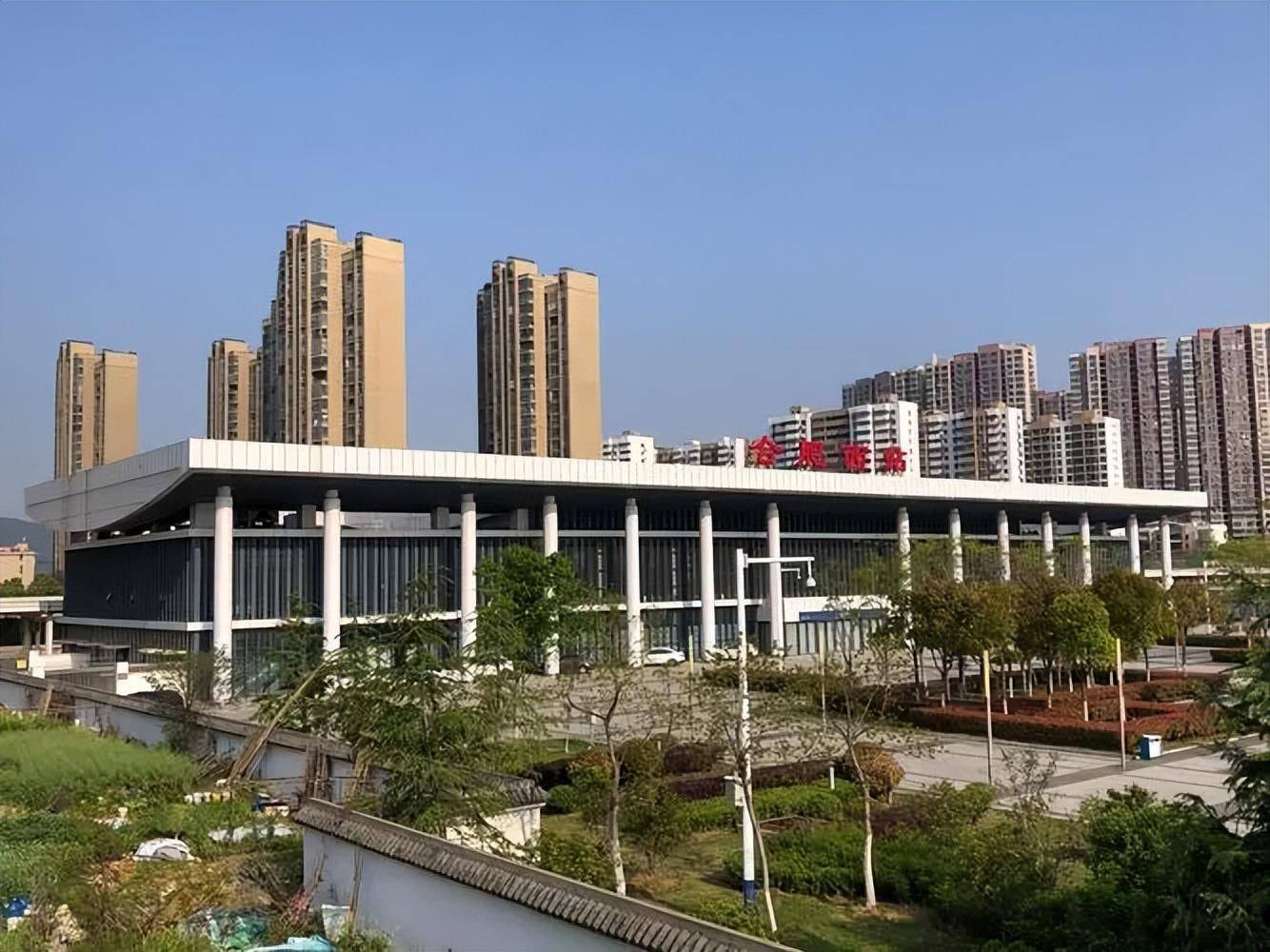 20多座高铁站建成后闲置,盲目追求形象工程导致荒废