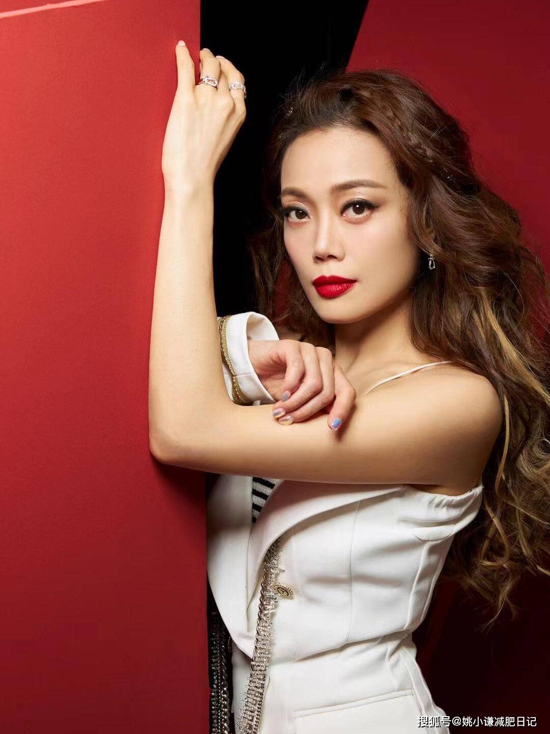 作为一个资深营养师,今天我就来分享容祖儿保持苗条身材的7个方法