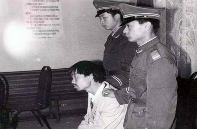 1993年,他带着狗参演电影《老人与狗》,两年后,人和狗皆被处死_程鹏