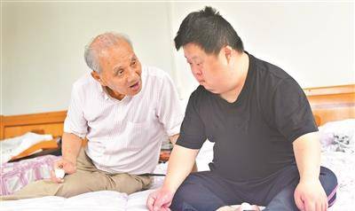 家"舟舟现状:妹妹妹夫拿到老家房子,前提给舟舟养老_胡厚培_张弦_时候