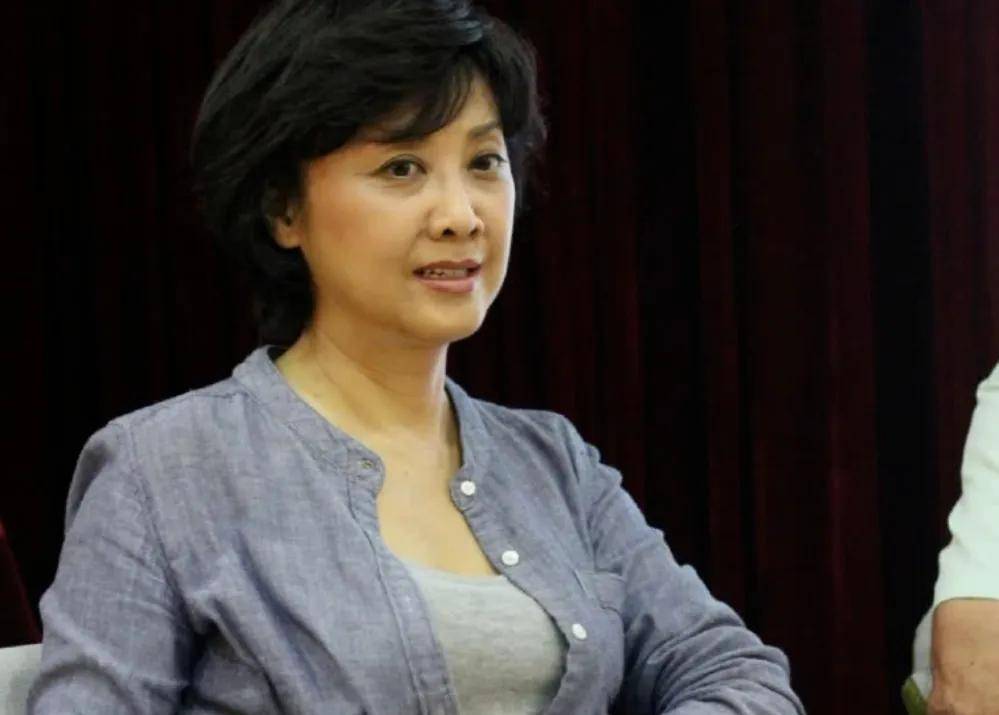 朱琳老去的模样,才终于知道,第一美女的名号果然名不虚传_杨洁_国王