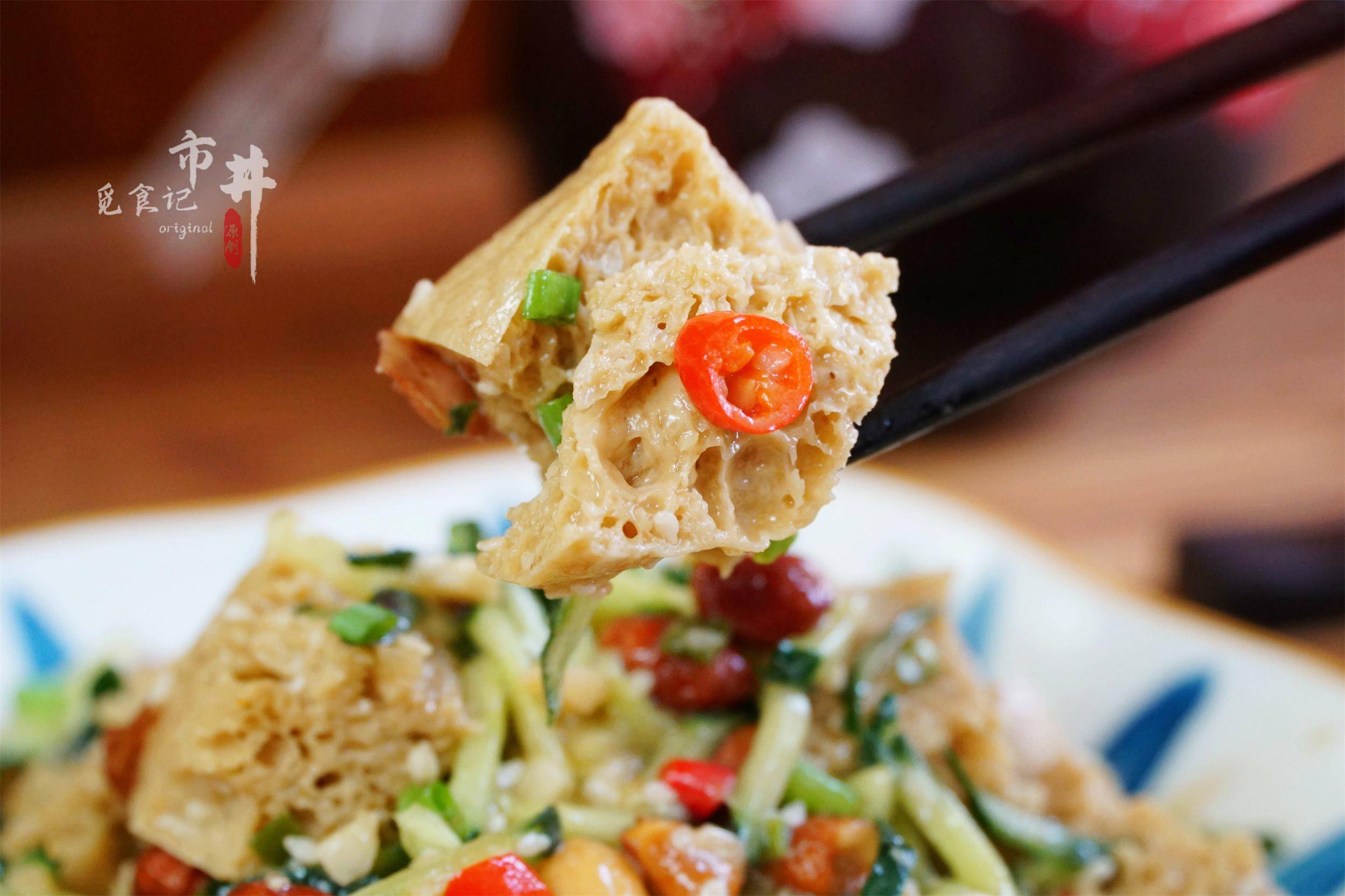 夏天做凉拌菜,这道小菜别忘了,一把面筋拌一拌,上桌特受欢迎