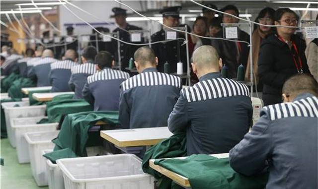 77岁老人首次入狱和回家一般,身份成谜,调查后发现是"老相识"