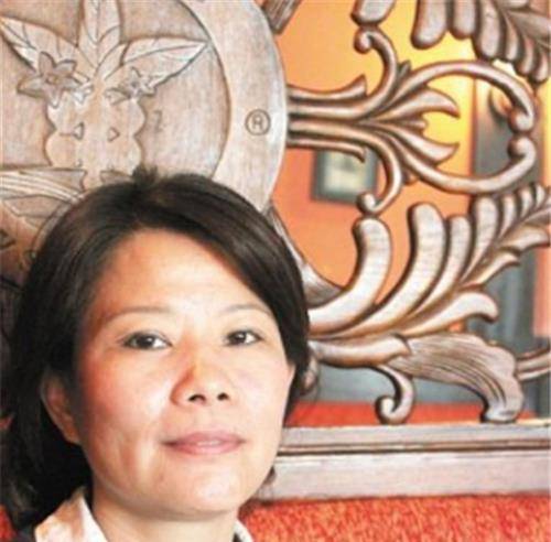 事情是这样的,杜双华早有预谋,当时他的资产已经过亿,为了防止妻子分