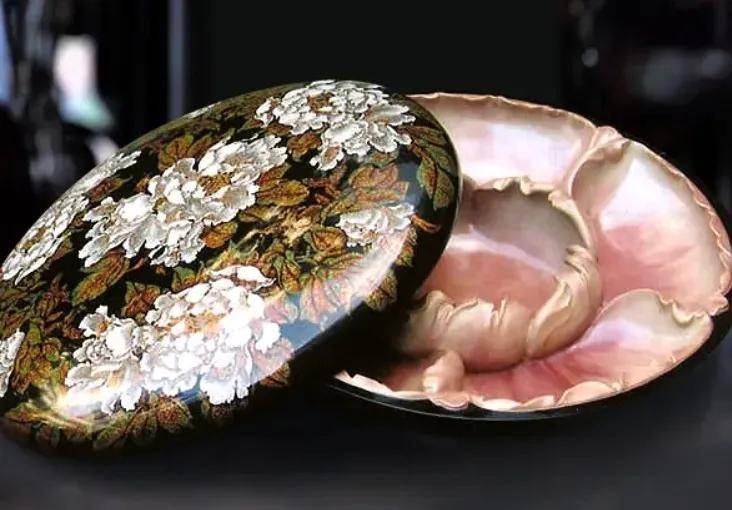 平遥推光作品天水雕漆作品扬州螺钿作品中华漆器历史悠久,早在新石器