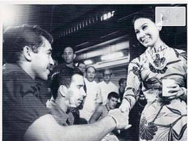 空军司令对航空公司老板说:追不上这位空姐,就把飞机打下来_滕雪梅_阮