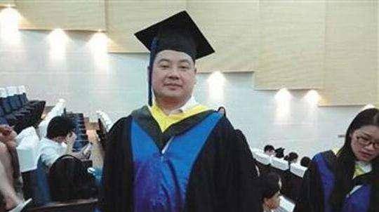 完成学业后,却仍继续做保安_张永辉_工作_成绩