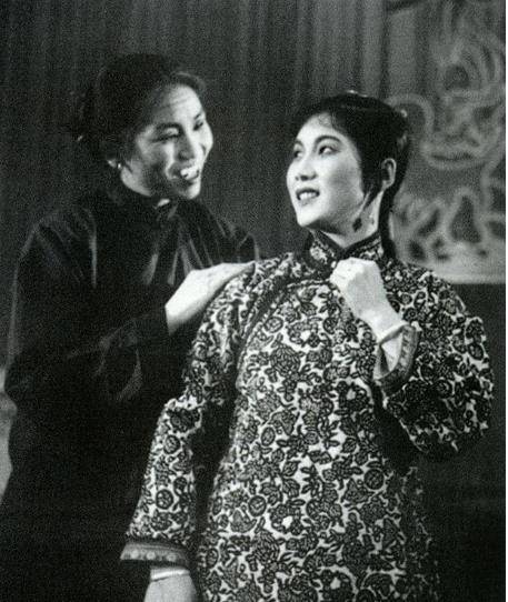 她是共和国第一美女,却受断腿之辱,今天是个沉痛的日子