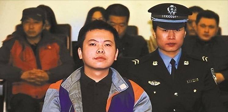 2014年,赘婿杀妻,打电话通知亲友却无人相信,为证明投案自首