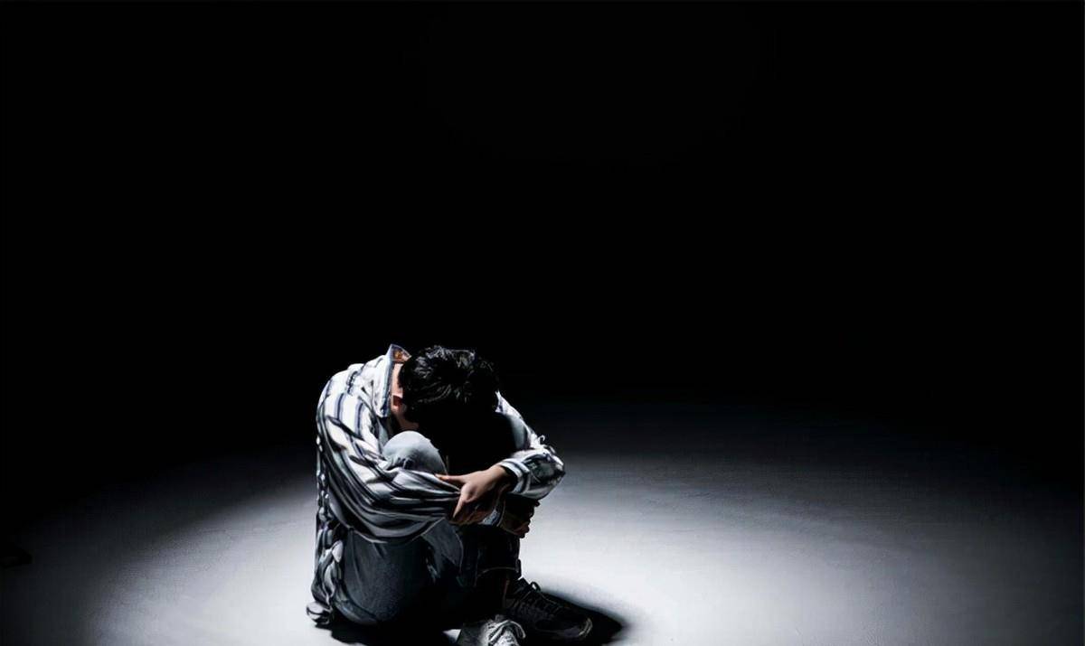 一个精神病患者的挣扎与失控:两度自杀,两次逃院