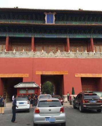 外国总统坐车准备进入故宫,狠人单霁翔:拉闸,关门