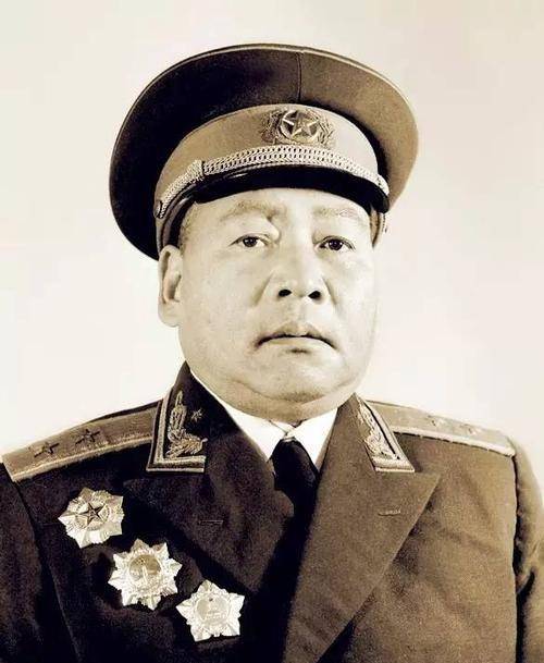彭雪枫任师长的新四军第四师,辖三个主力旅,首任旅长都是谁?