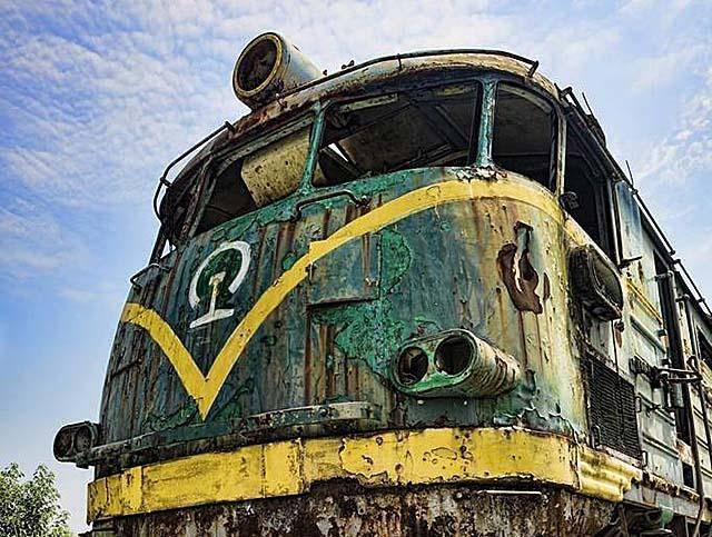 70年代的老东风,几十年前风靡全国各城市,现仍在工作线发挥余热