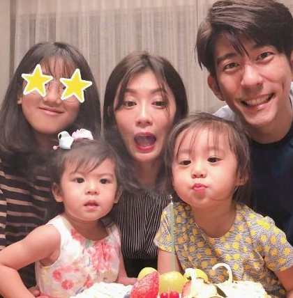 有种"偏心"叫贾静雯二女儿,继承爸妈的优点,网友:从小美到大