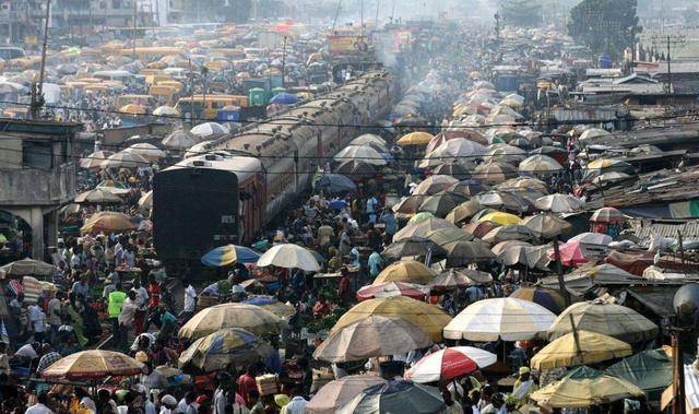 总与上海攀比的印度"孟买",实际情况到底如何?