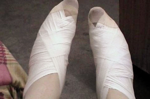 清朝女性裹脚不是普遍的?这两种身份的女性不用裹脚